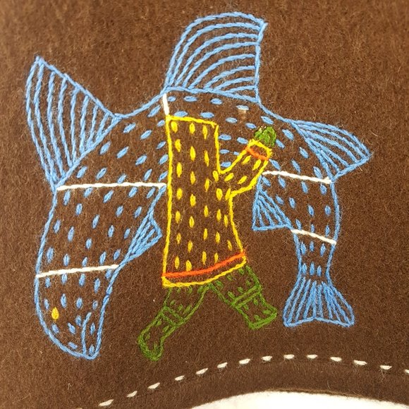 Vintage Inuit Vest Handcrafted by Canadian Eskimos Embroidered Fishing Hunting - Picture 7 of 16